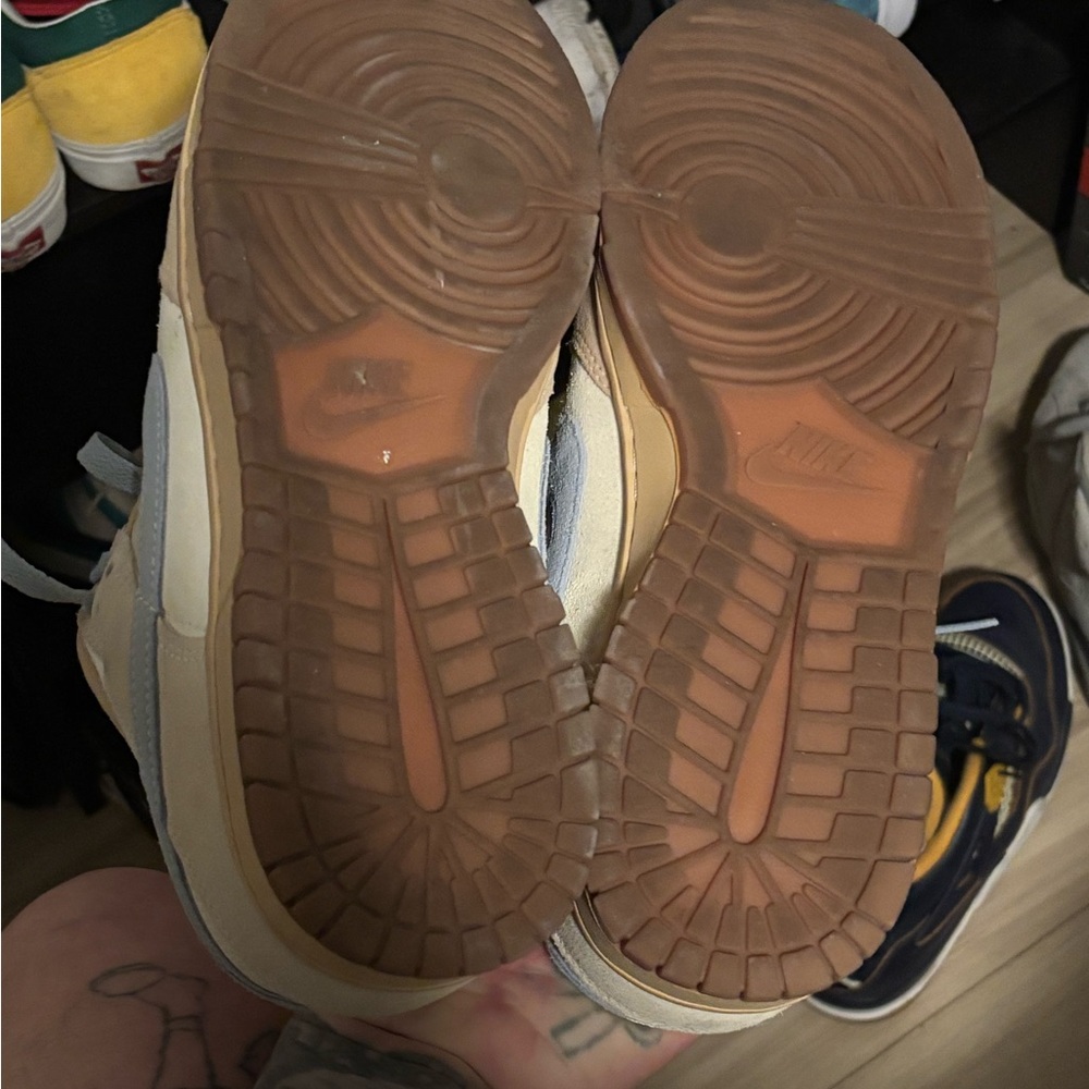 Nike Kids Beige and Light Blue Sneakers - Picture 3 of 3